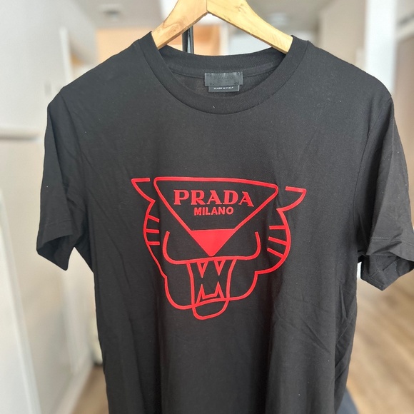 Prada black T-shirt - Picture 1 of 1